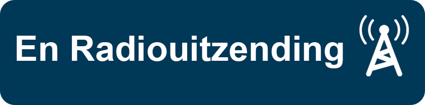Tekst met de woorden 'En Radiouitzending' op een blauwe achtergrond, met een radiotoren icoon.